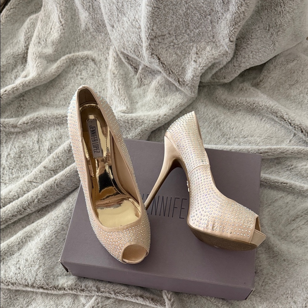 Jennifer Lopez Sparkling Beige Peep-Toe Heels